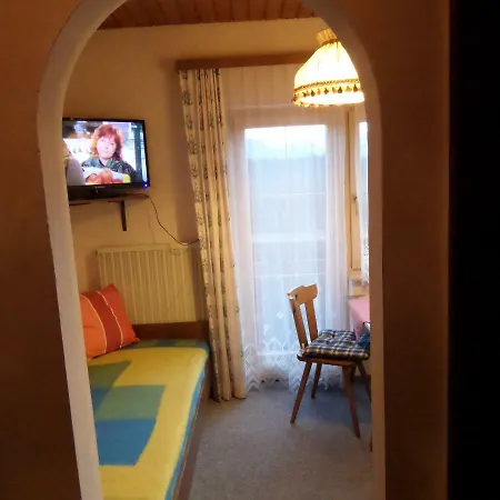 Gaestehaus Erle Homestay *
